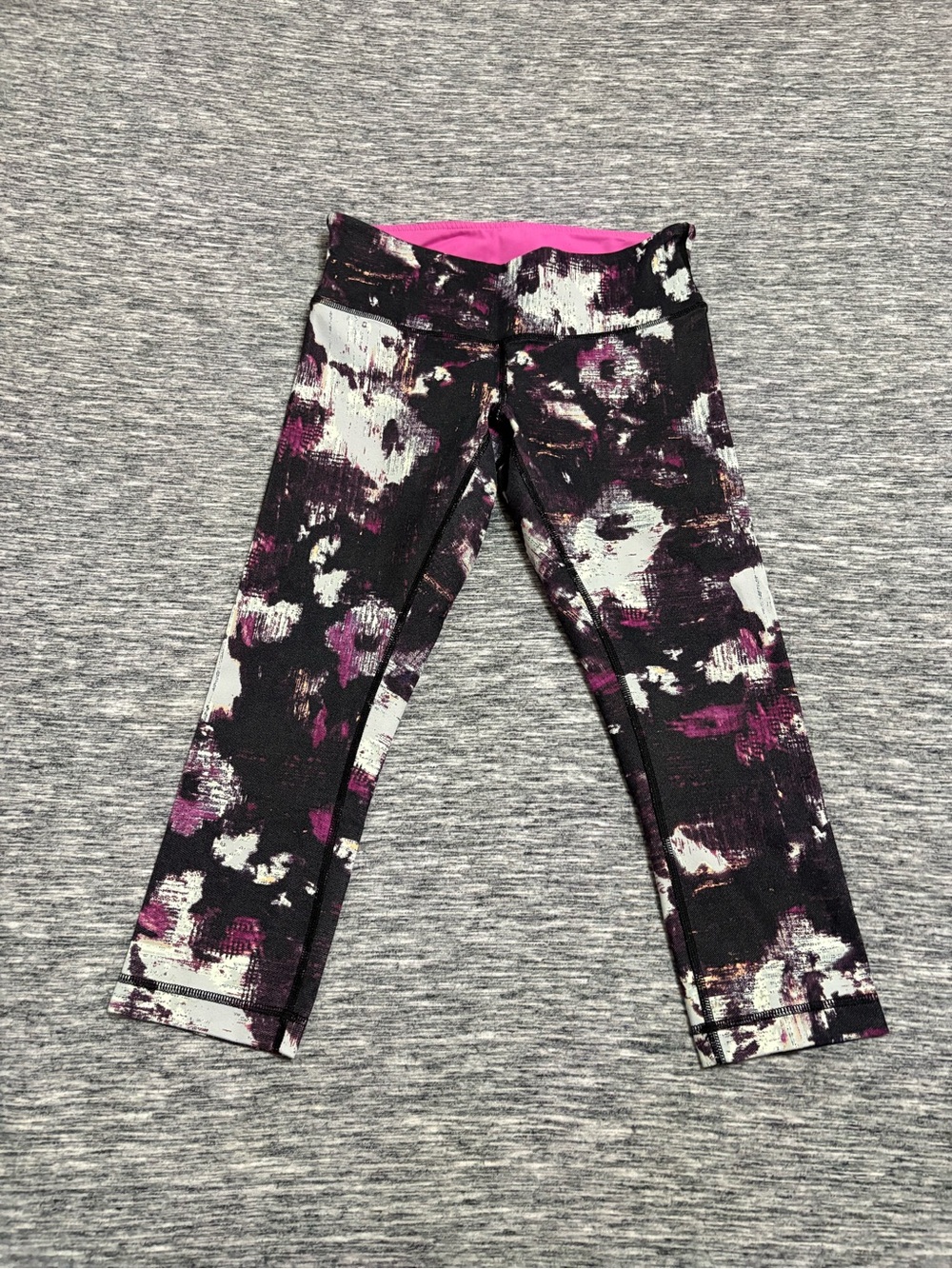 Lululemon Wunder Under Crops Size 10